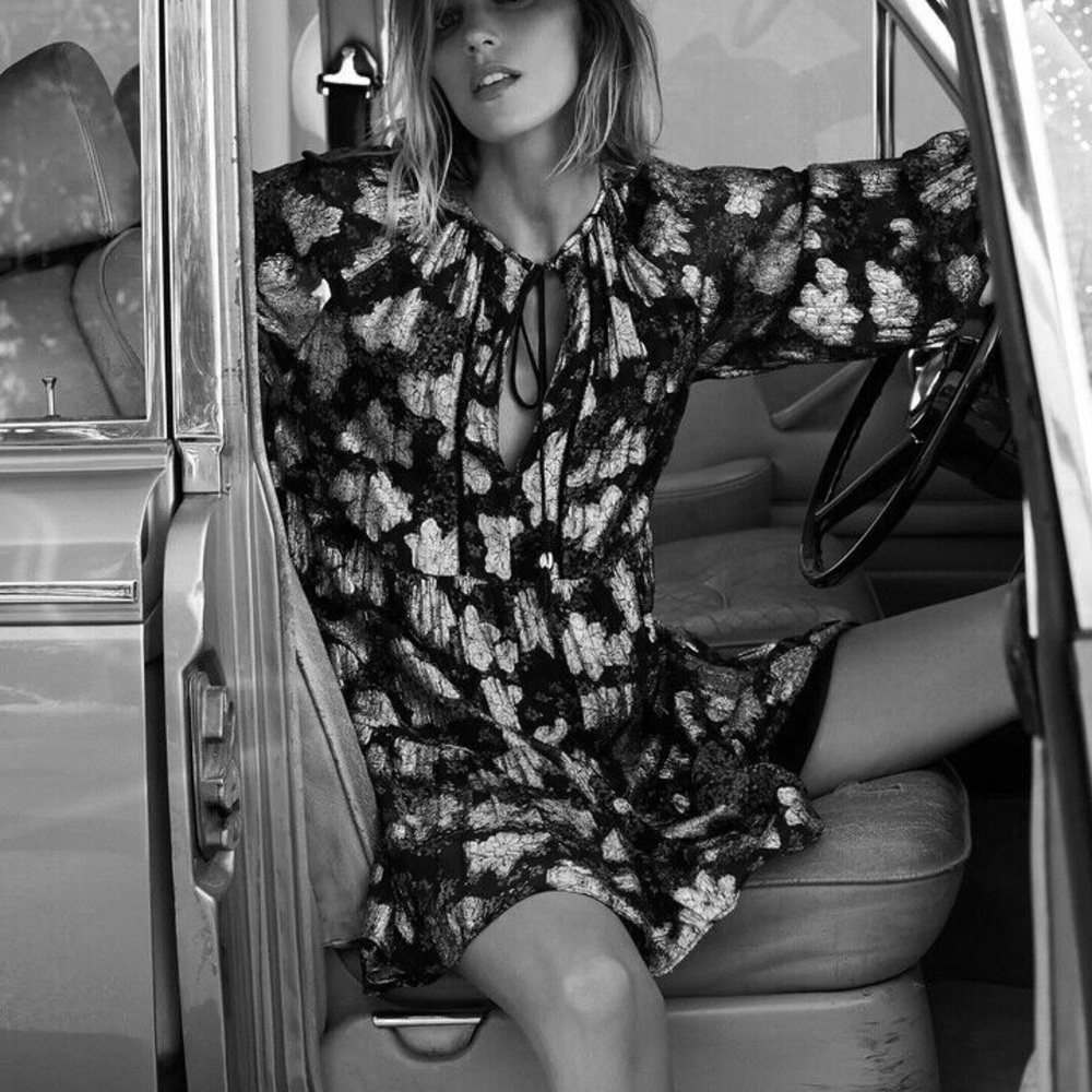 VOLUMINOUS PRINTED DRESS